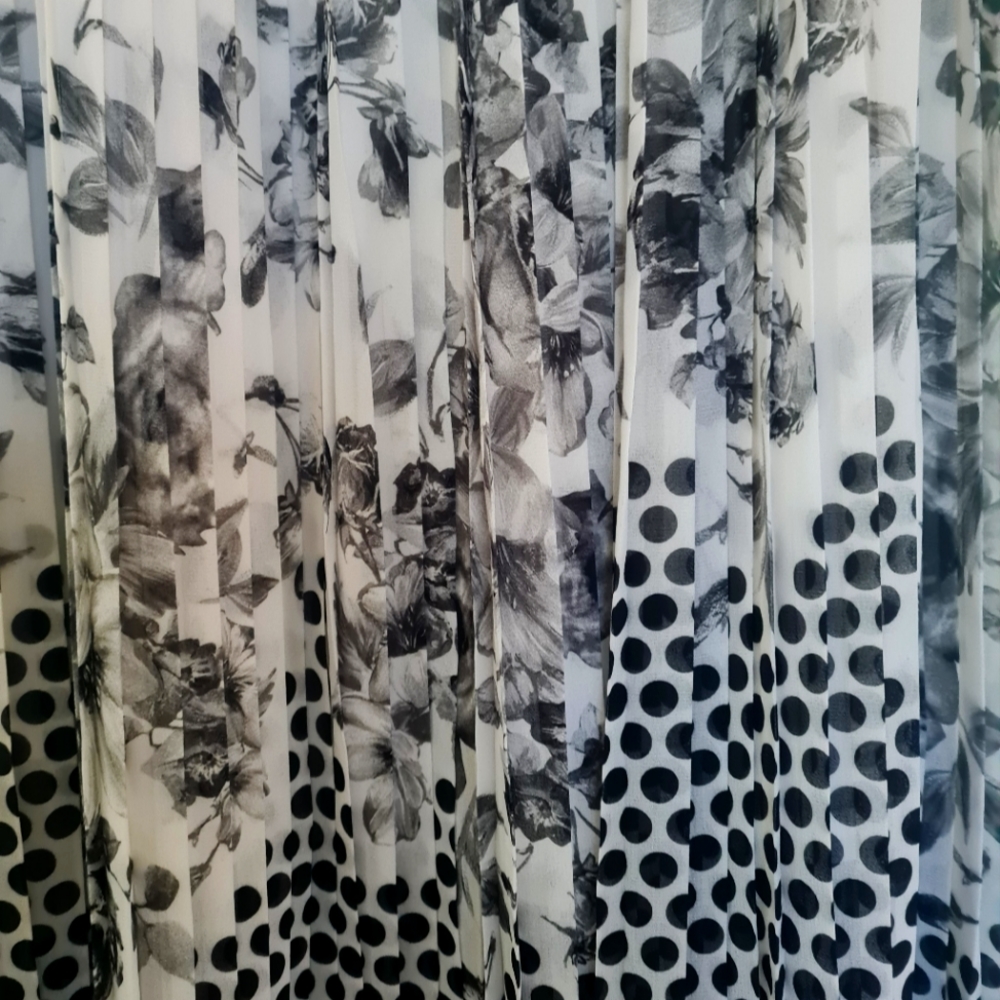 Alannah Hill skirt, Size 8 - Picture 3 of 4